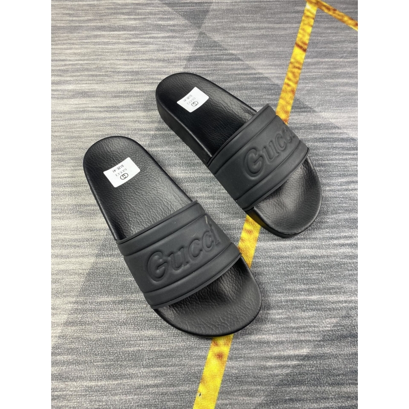 G*u*i slippers